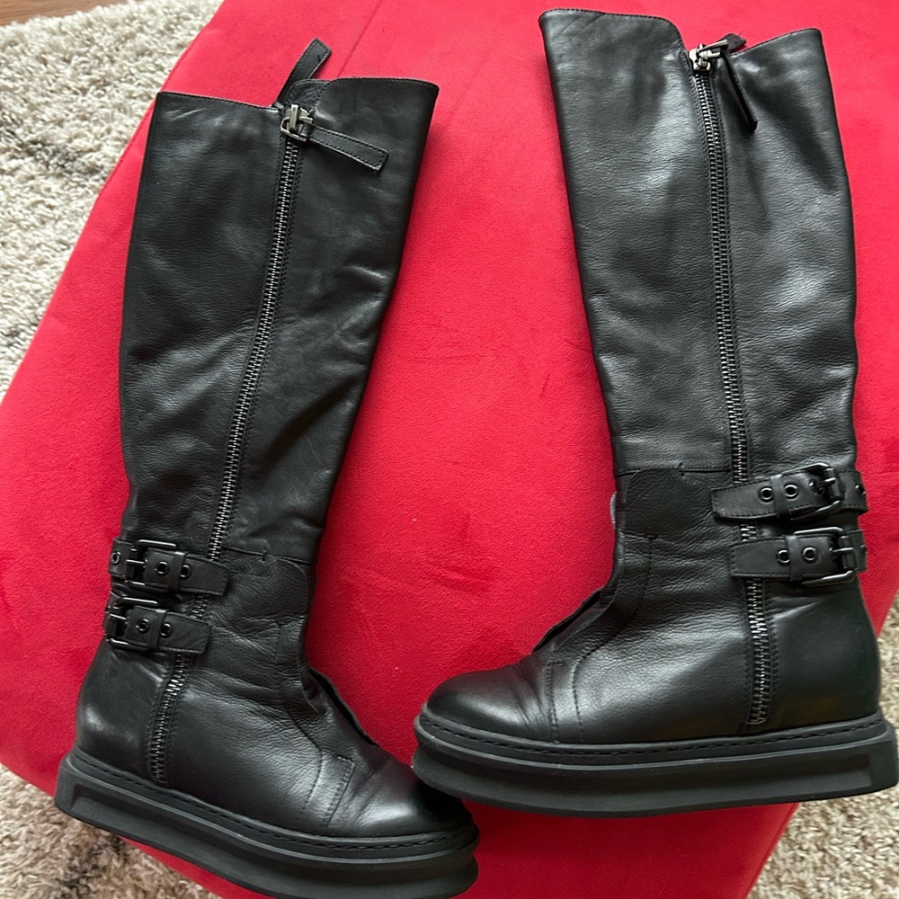 Vitto Rossi Italian designer leather knee boots